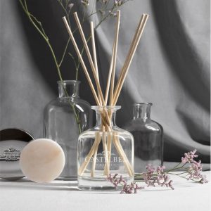 1 1504 castelbel white jasmine diffuser 8 SQUARE scaled 1